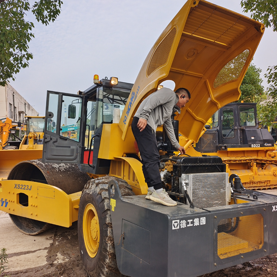 XCMG XS 223J - Пътен валяк: снимка 1 XCMG XS 223J - Пътен валяк: снимка 1