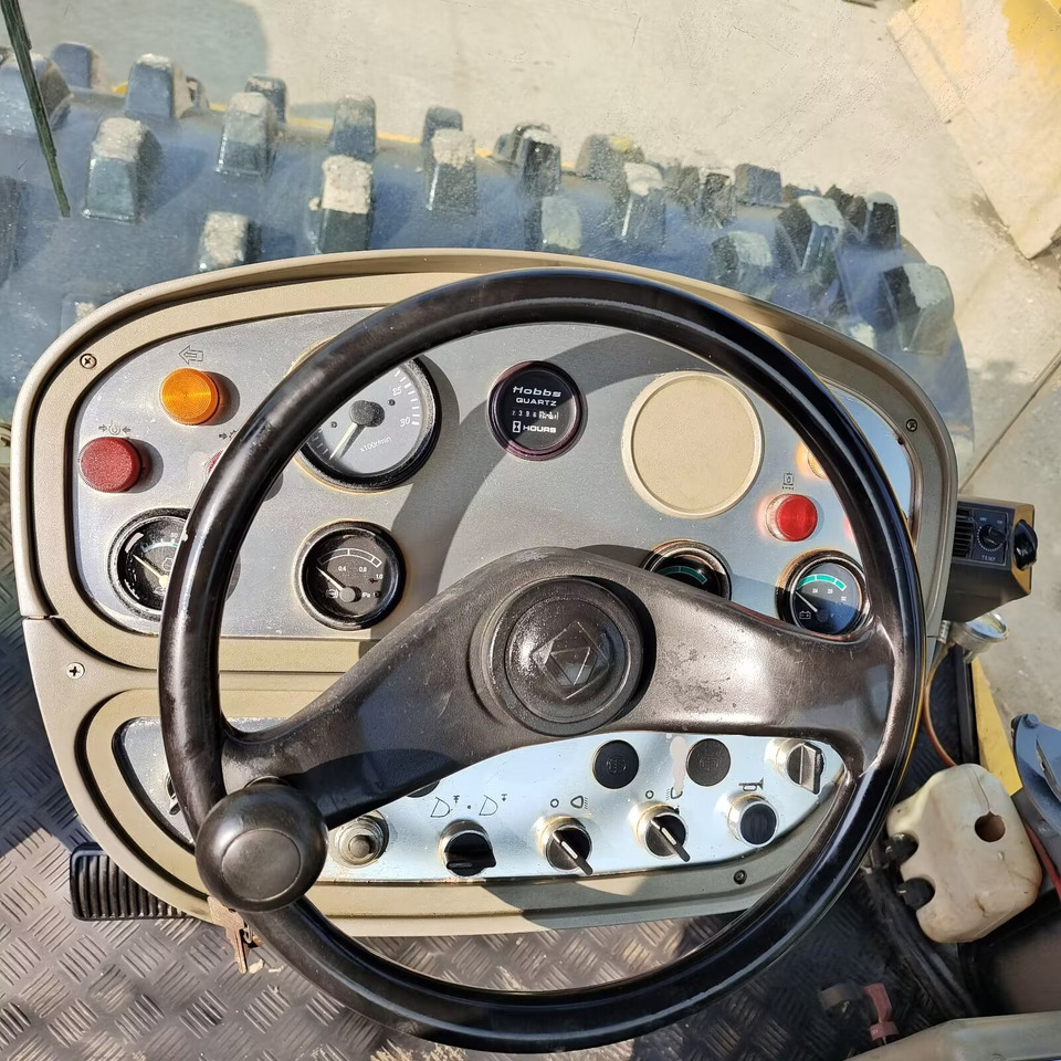 XCMG XS 223J WITH SHEEPFOOT PAD - Пътен валяк: снимка 3 XCMG XS 223J WITH SHEEPFOOT PAD - Пътен валяк: снимка 3