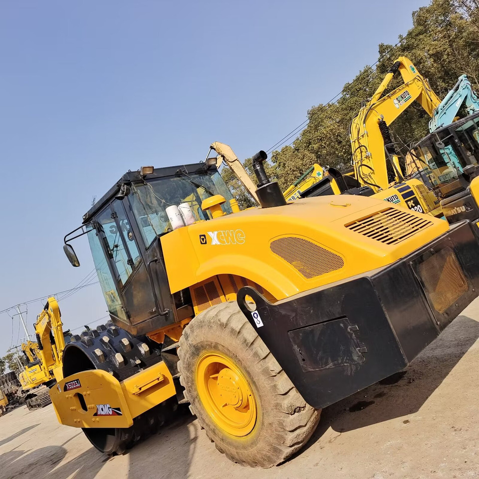 XCMG XS 223J WITH SHEET HORN - Пътен валяк: снимка 5 XCMG XS 223J WITH SHEET HORN - Пътен валяк: снимка 5