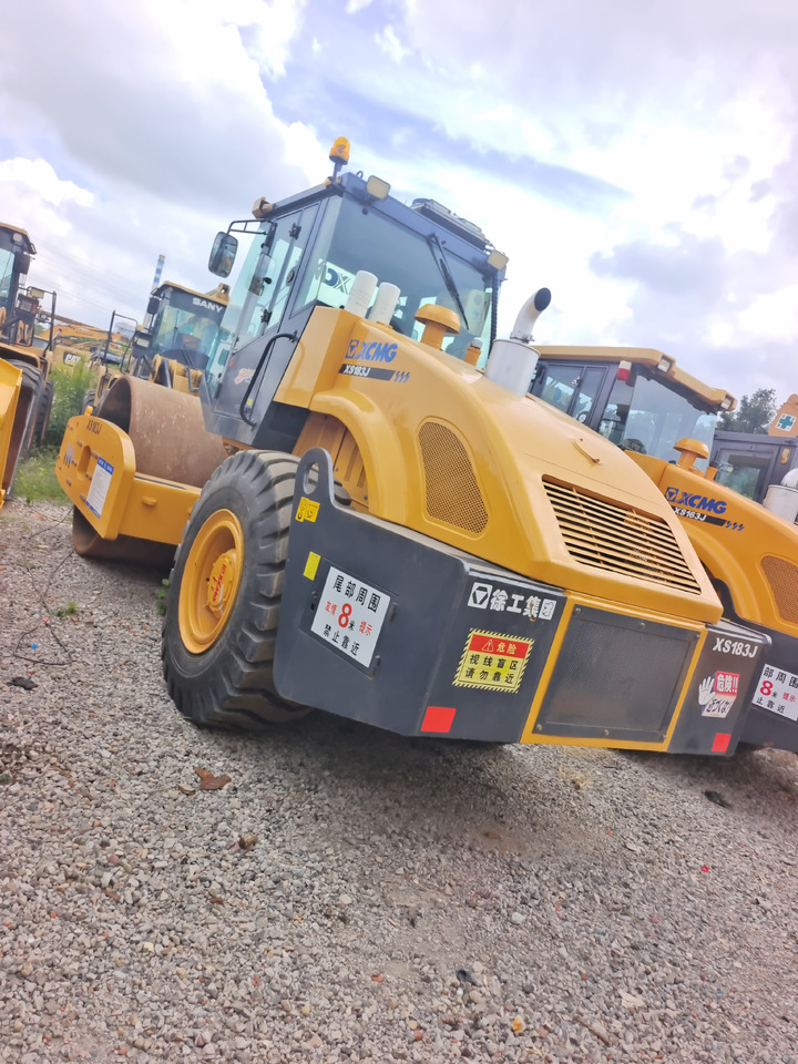 XCMG XS183J 203J 223J 263J - Пътен валяк: снимка 2 XCMG XS183J 203J 223J 263J - Пътен валяк: снимка 2