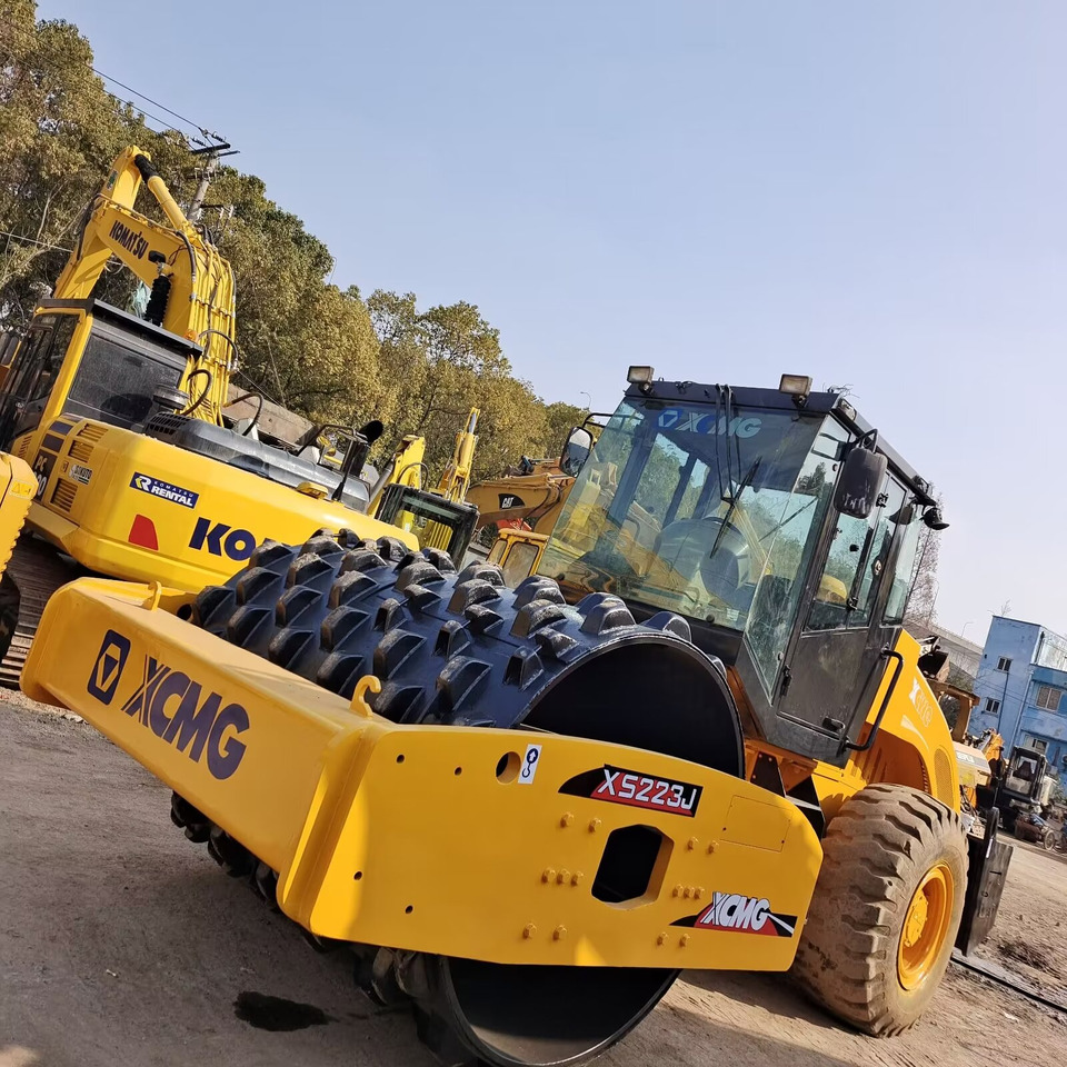 XCMG XS223J Goat Horn Vibratory Roller Compactor - Пътен валяк: снимка 1 XCMG XS223J Goat Horn Vibratory Roller Compactor - Пътен валяк: снимка 1
