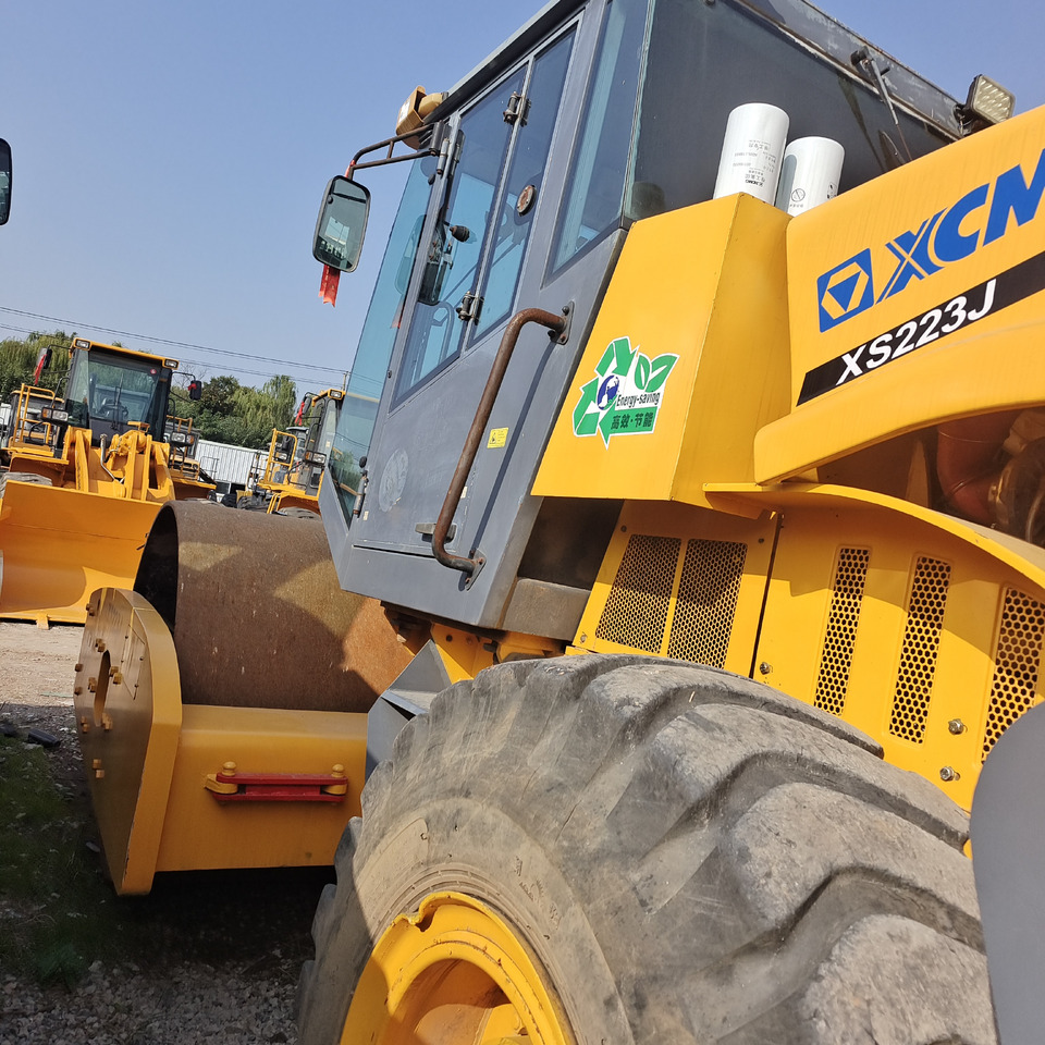 XCMG XS223J - Пътен валяк: снимка 1 XCMG XS223J - Пътен валяк: снимка 1