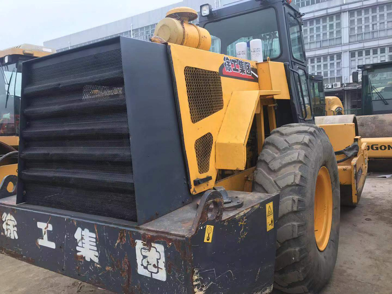 XCMG XS263J - Пътен валяк: снимка 2 XCMG XS263J - Пътен валяк: снимка 2