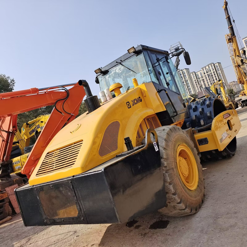 XCMG xs 223j XS223J Goat Horn Vibratory Roller Compactor - Пътен валяк: снимка 3 XCMG xs 223j XS223J Goat Horn Vibratory Roller Compactor - Пътен валяк: снимка 3