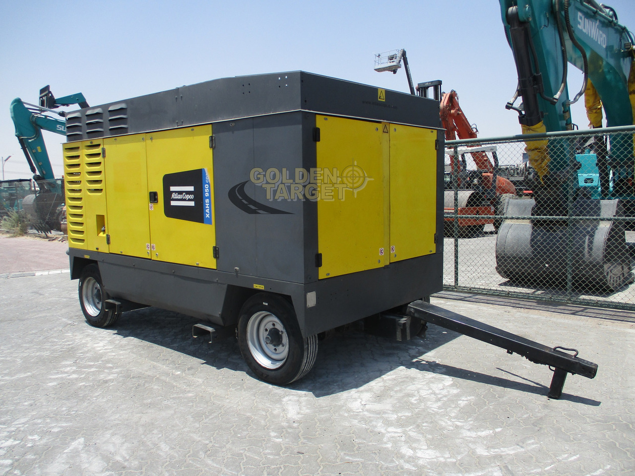 ATLAS COPCO XAHS950CD - Компресор за въздух: снимка 1 ATLAS COPCO XAHS950CD - Компресор за въздух: снимка 1