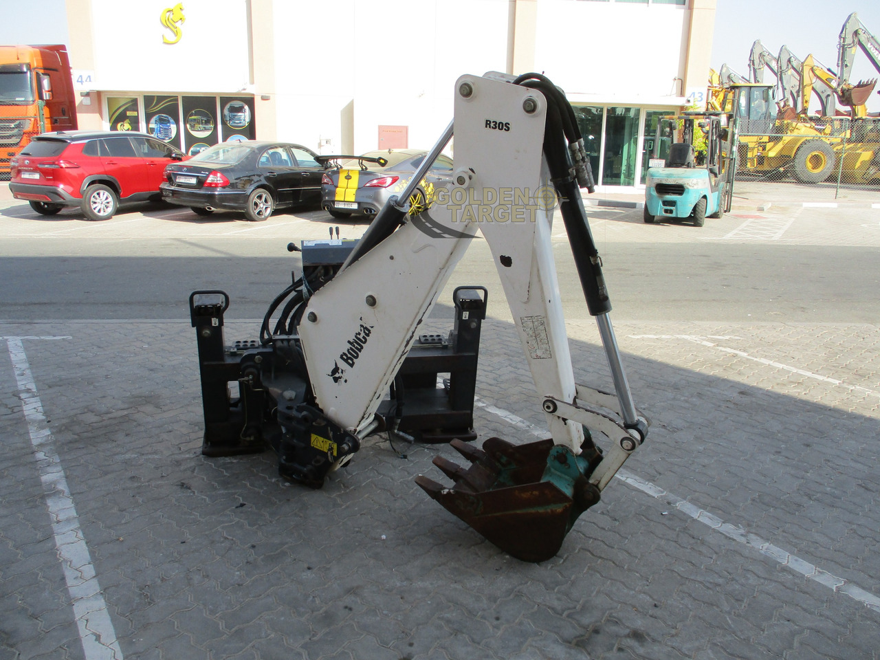 BOBCAT Skid Steer R30S Backhoe Attachment - Кофа за товарач за Мини челен товарач: снимка 1 BOBCAT Skid Steer R30S Backhoe Attachment - Кофа за товарач за Мини челен товарач: снимка 1