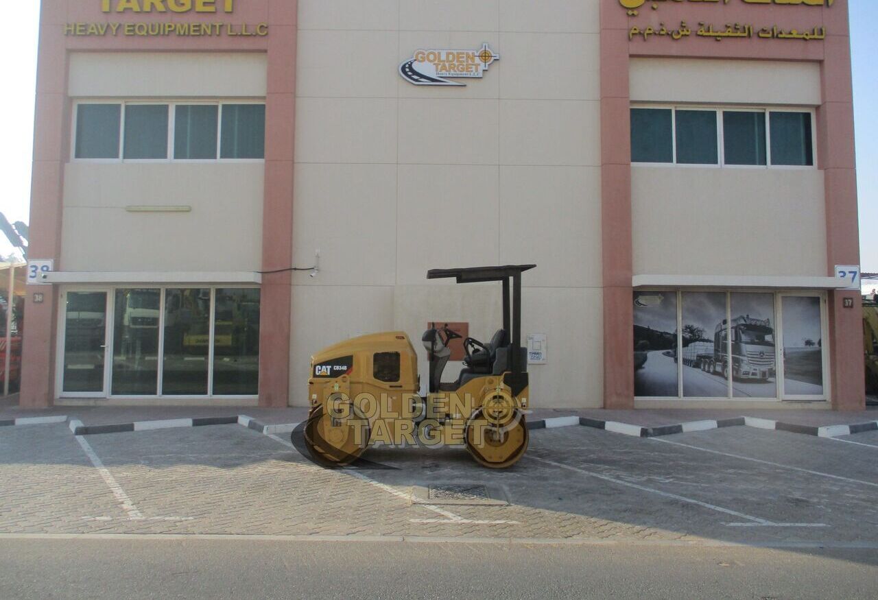 Caterpillar CB34B Double Drum Roller - Пътен валяк: снимка 4 Caterpillar CB34B Double Drum Roller - Пътен валяк: снимка 4