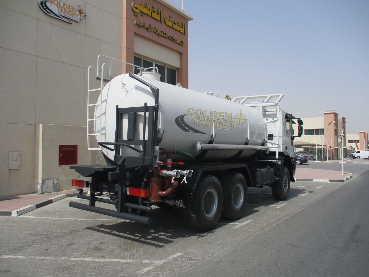 IVECO TRAKKER 380 6x6 Tanker - Камион цистерна: снимка 3 IVECO TRAKKER 380 6x6 Tanker - Камион цистерна: снимка 3