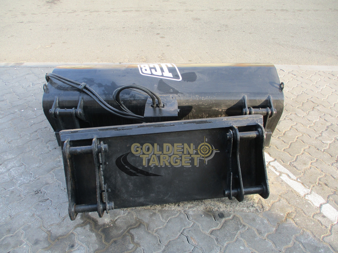 JCB Broom Attachment - Четка за Мини челен товарач: снимка 3 JCB Broom Attachment - Четка за Мини челен товарач: снимка 3