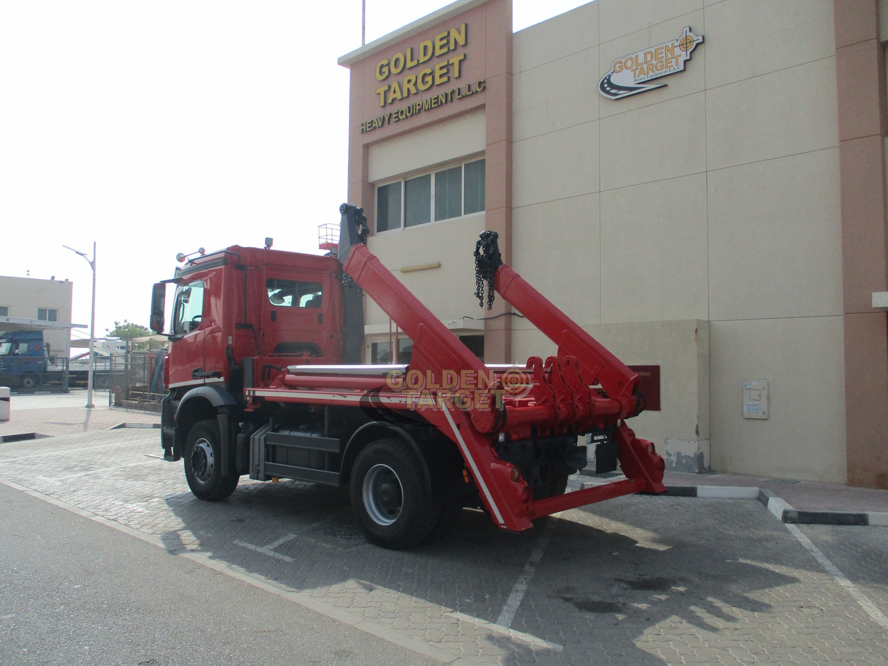 MERCEDES-BENZ Arocs 1832 4x2 Skip Loader - Мултилифт за контейнери камион: снимка 3 MERCEDES-BENZ Arocs 1832 4x2 Skip Loader - Мултилифт за контейнери камион: снимка 3
