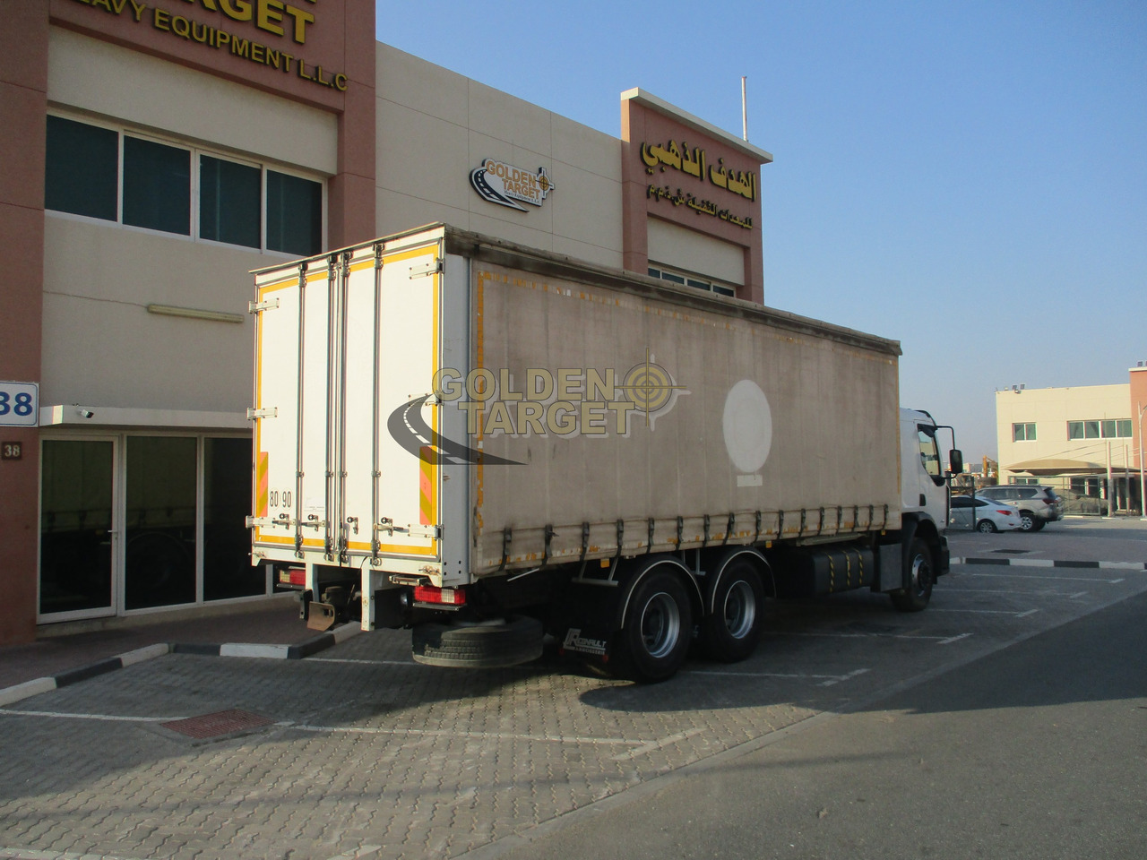 Renault KERAX 380 Curtainsider Truck - Камион с брезент: снимка 3 Renault KERAX 380 Curtainsider Truck - Камион с брезент: снимка 3