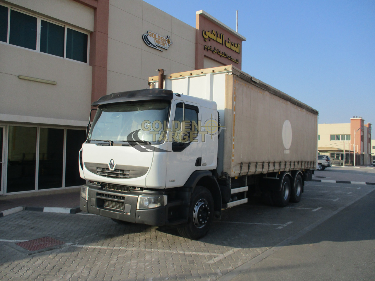 Renault KERAX 380 Curtainsider Truck - Камион с брезент: снимка 2 Renault KERAX 380 Curtainsider Truck - Камион с брезент: снимка 2