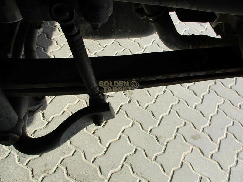 Самосвал камион Renault Kerax 380: снимка 10 Самосвал камион Renault Kerax 380: снимка 10