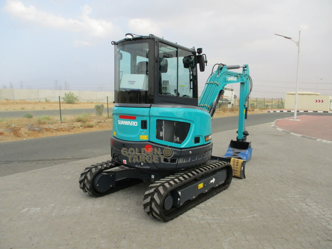 SUNWARD SWE35UF Mini Hydraulic Excavator - Мини багер: снимка 3 SUNWARD SWE35UF Mini Hydraulic Excavator - Мини багер: снимка 3