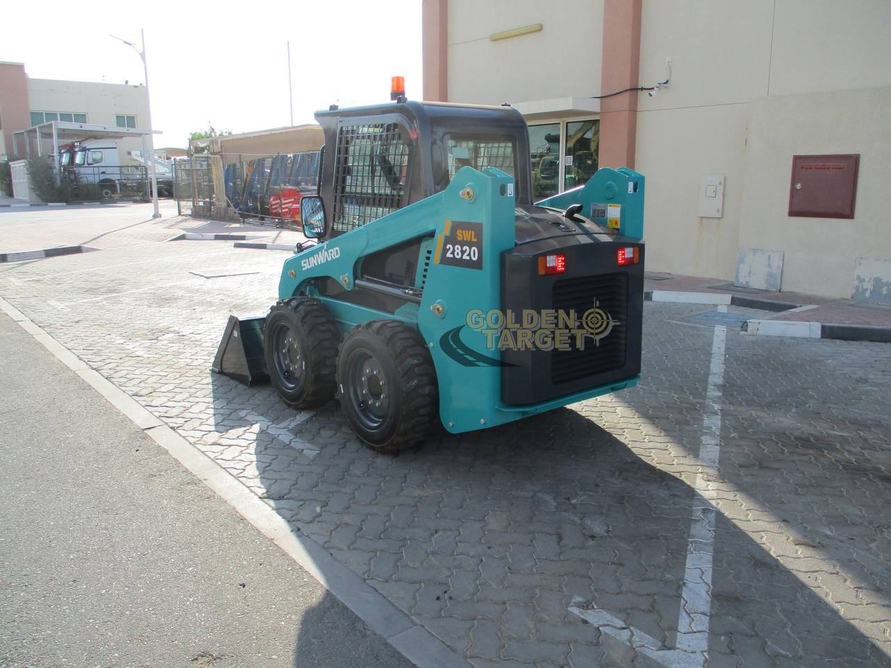 SUNWARD SWL2820 Skid Steer - Мини челен товарач: снимка 4 SUNWARD SWL2820 Skid Steer - Мини челен товарач: снимка 4