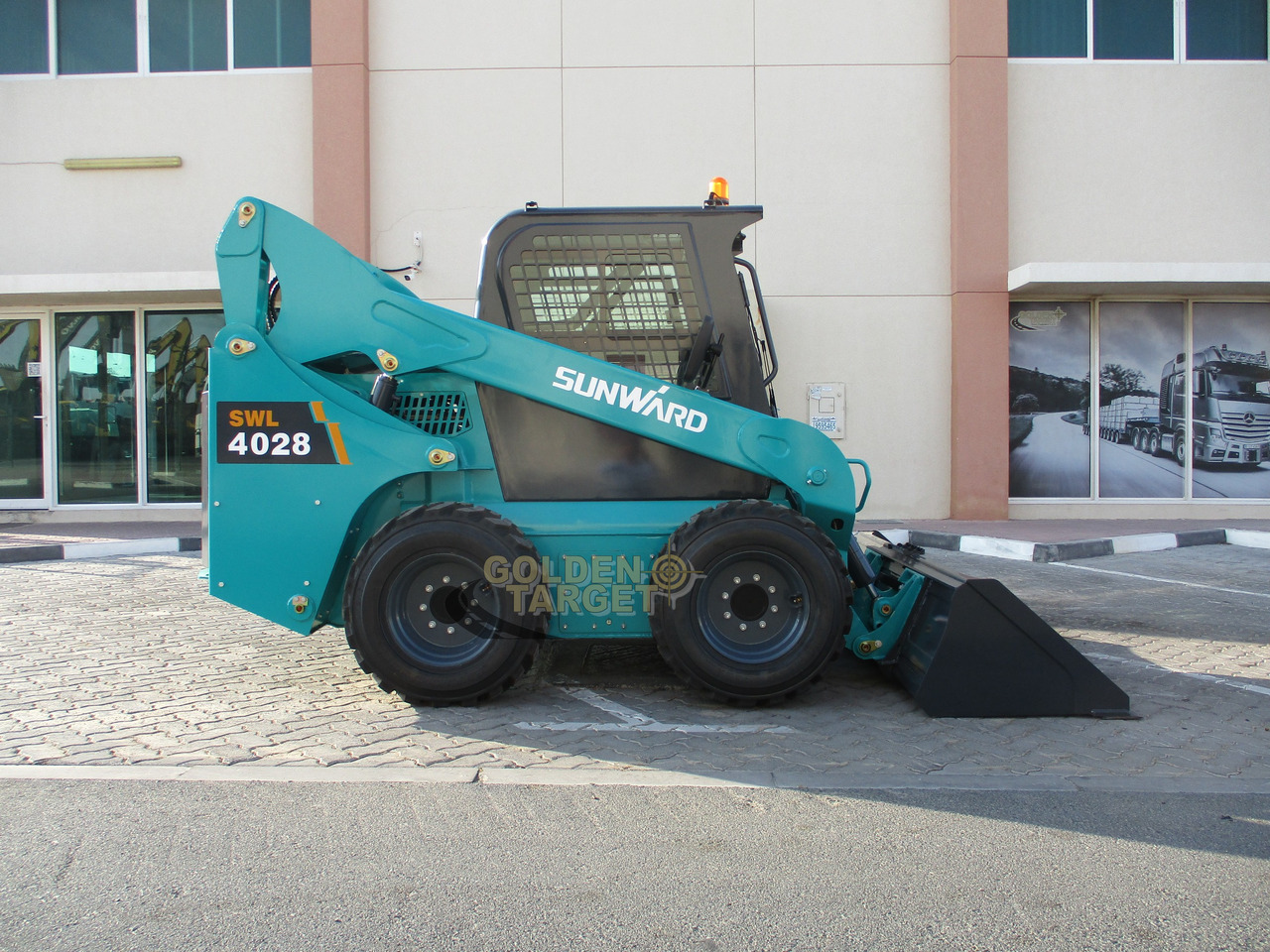 SUNWARD SWL4028 Skid Steer - Мини челен товарач: снимка 5 SUNWARD SWL4028 Skid Steer - Мини челен товарач: снимка 5