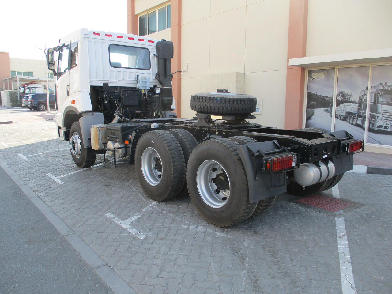 FAW 4181P2K15 6x4 Head Truck - Влекач: снимка 4 FAW 4181P2K15 6x4 Head Truck - Влекач: снимка 4