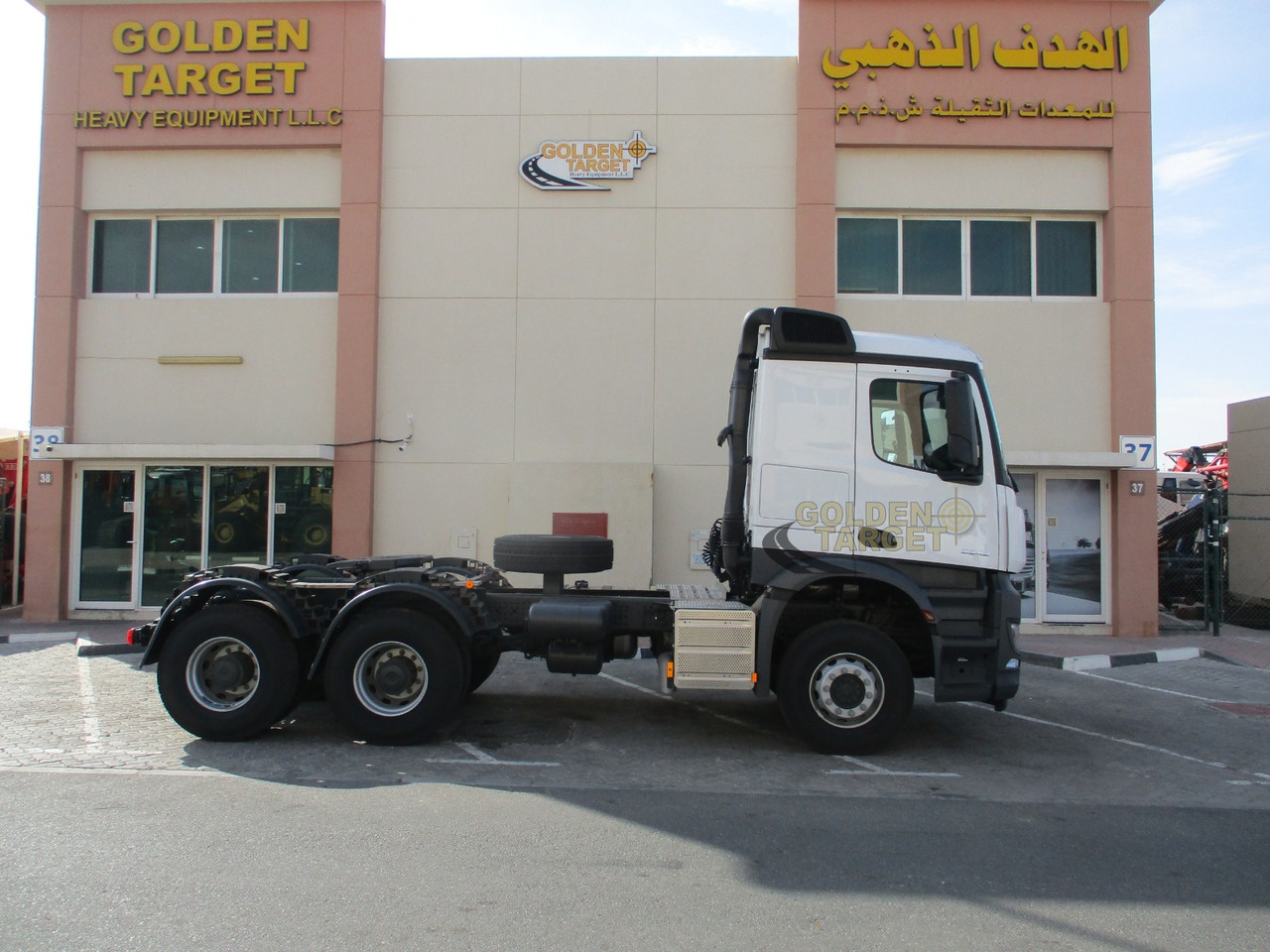 Mercedes-Benz Actros 3342 6x4 Right Hand Head Truck - Влекач: снимка 5 Mercedes-Benz Actros 3342 6x4 Right Hand Head Truck - Влекач: снимка 5