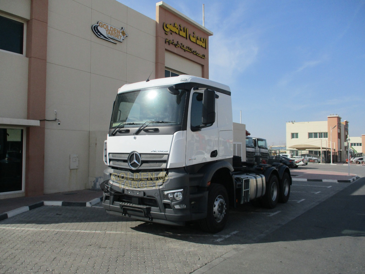 Mercedes-Benz Actros 3342 6x4 Right Hand Head Truck - Влекач: снимка 2 Mercedes-Benz Actros 3342 6x4 Right Hand Head Truck - Влекач: снимка 2