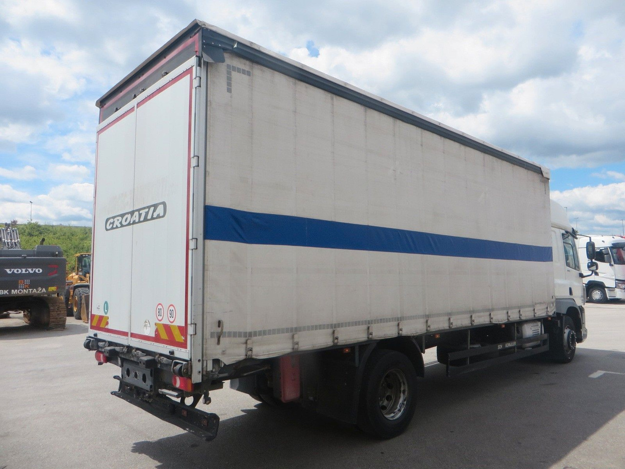 DAF CF320 4x2 18T Curtainside 7.70m - Камион с брезент: снимка 3 DAF CF320 4x2 18T Curtainside 7.70m - Камион с брезент: снимка 3