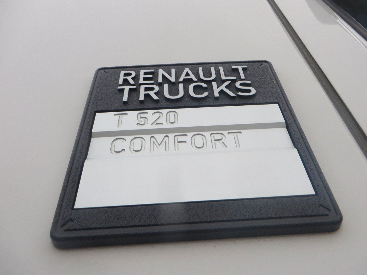 Renault T520 HSC 4x2Tractor - Влекач: снимка 3 Renault T520 HSC 4x2Tractor - Влекач: снимка 3