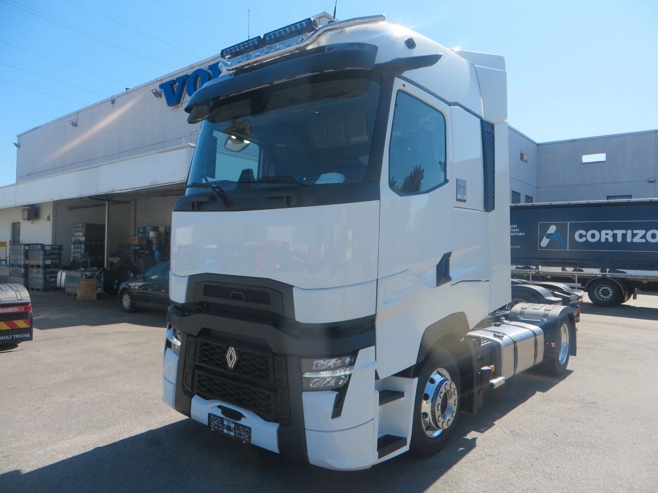 Renault T520 HSC 4x2Tractor mega NEW!! TOP EQUIPMENT - Влекач: снимка 1 Renault T520 HSC 4x2Tractor mega NEW!! TOP EQUIPMENT - Влекач: снимка 1