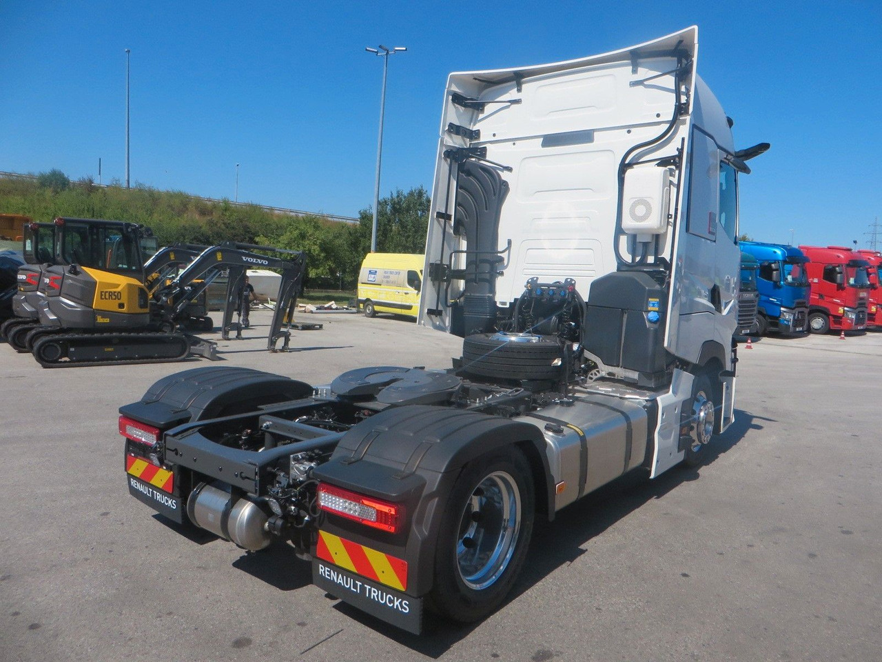 Renault T520 HSC 4x2Tractor mega NEW!! TOP EQUIPMENT - Влекач: снимка 3 Renault T520 HSC 4x2Tractor mega NEW!! TOP EQUIPMENT - Влекач: снимка 3