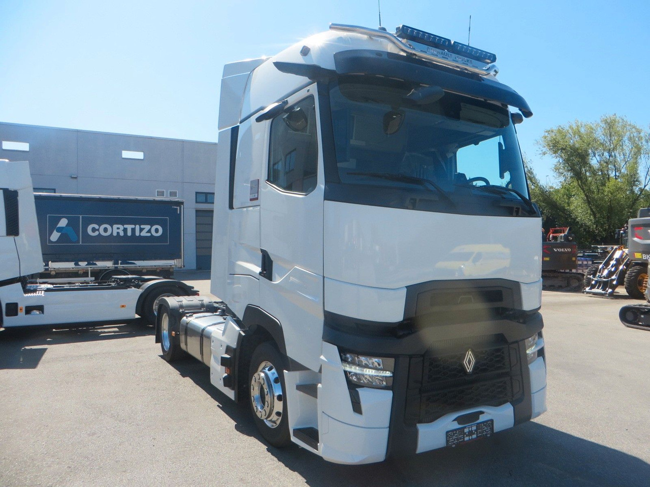 Renault T520 HSC 4x2Tractor mega NEW!! TOP EQUIPMENT - Влекач: снимка 2 Renault T520 HSC 4x2Tractor mega NEW!! TOP EQUIPMENT - Влекач: снимка 2