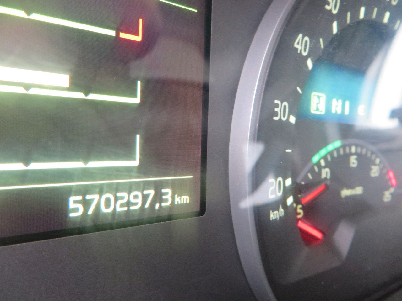 Лизинг на Volvo FH460 4x2Tractor Volvo FH460 4x2Tractor: снимка 16 Лизинг на Volvo FH460 4x2Tractor Volvo FH460 4x2Tractor: снимка 16