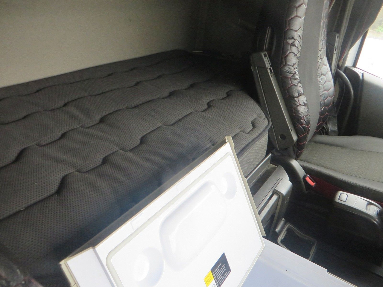 Лизинг на Volvo FH460 4x2Tractor Volvo FH460 4x2Tractor: снимка 18 Лизинг на Volvo FH460 4x2Tractor Volvo FH460 4x2Tractor: снимка 18