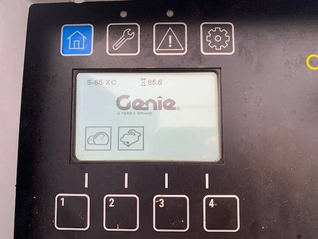 Телескопична платформа Genie S 65 XC: снимка 10