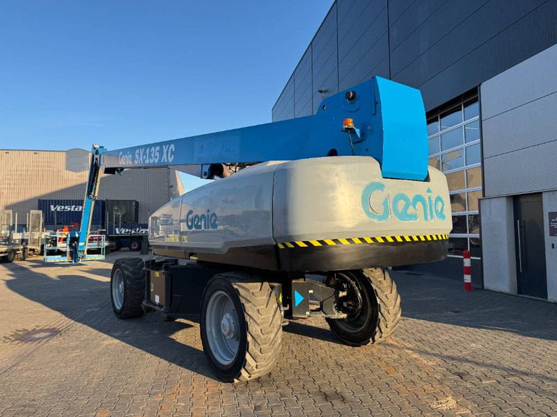 Genie SX 135 XC - Телескопична платформа: снимка 3 Genie SX 135 XC - Телескопична платформа: снимка 3