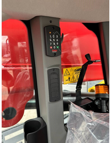 Нови Телескопичен товарач Manitou MRT2660 V+: снимка 18