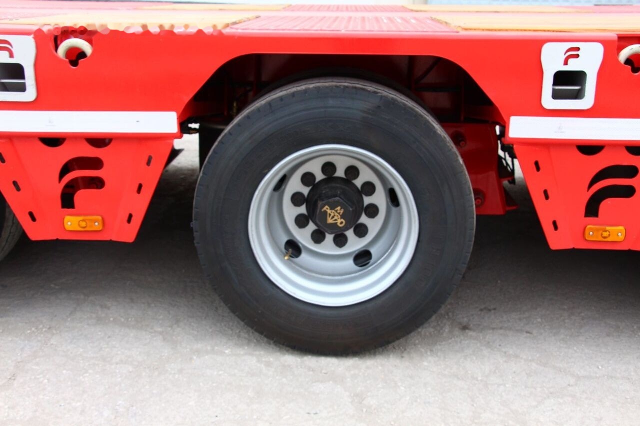 Fesan 4 AXLES LOWBED - Нискорамна площадка полуремарке: снимка 2 Fesan 4 AXLES LOWBED - Нискорамна площадка полуремарке: снимка 2