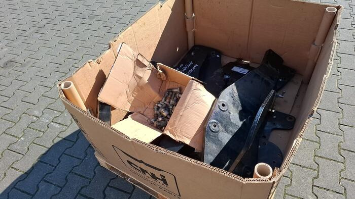 Alö Anbaukonsolen DM14324874 NewHolland Traktor T6. & T7 - Челен товарач за трактор: снимка 3 Alö Anbaukonsolen DM14324874 NewHolland Traktor T6. & T7 - Челен товарач за трактор: снимка 3