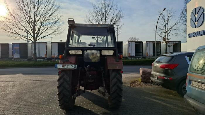 Case IH 633 Frontlader mit Dunggabel und Schaufel - Трактор: снимка 3 Case IH 633 Frontlader mit Dunggabel und Schaufel - Трактор: снимка 3