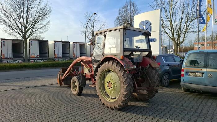 Case IH 633 Frontlader mit Dunggabel und Schaufel - Трактор: снимка 4 Case IH 633 Frontlader mit Dunggabel und Schaufel - Трактор: снимка 4
