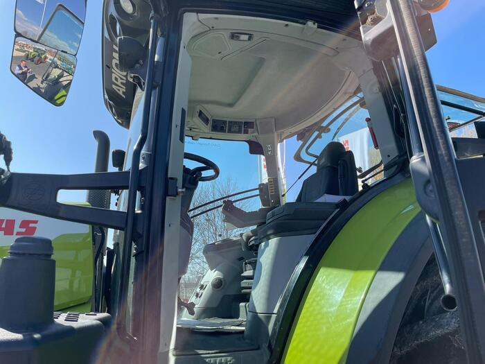 Claas Arion 650 - Трактор: снимка 2 Claas Arion 650 - Трактор: снимка 2