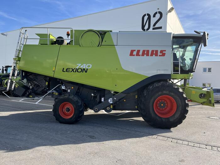 Claas Lexion 740 - Зърнокомбайн: снимка 1 Claas Lexion 740 - Зърнокомбайн: снимка 1