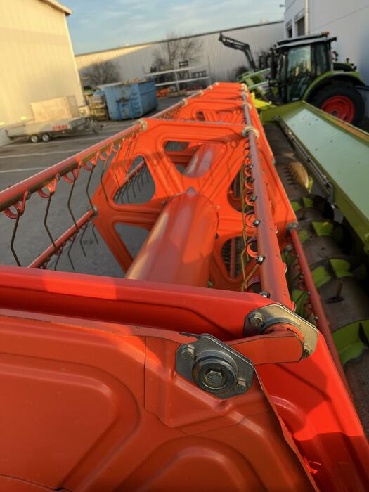 Claas Lexion 740 - Зърнокомбайн: снимка 2 Claas Lexion 740 - Зърнокомбайн: снимка 2