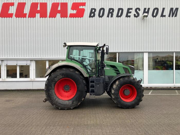 Fendt 824 Vario ProfiPlus - Трактор: снимка 2 Fendt 824 Vario ProfiPlus - Трактор: снимка 2