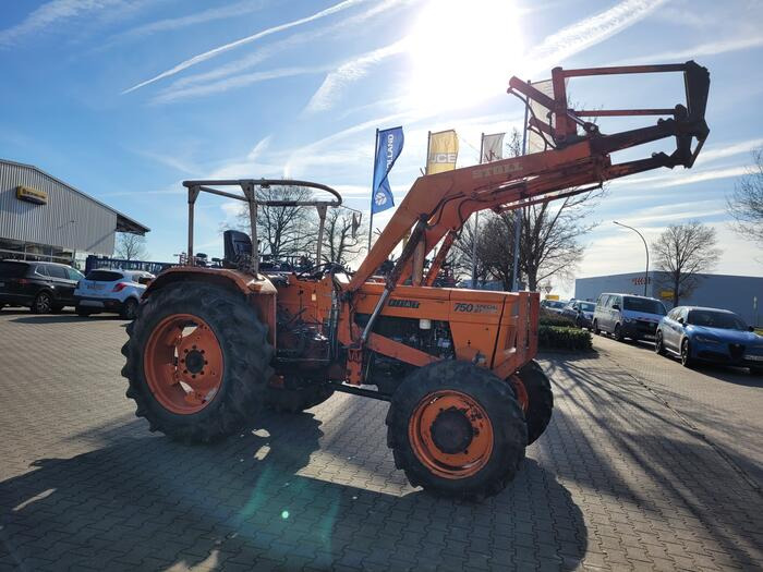 Fiat 750 DT 4x4 Allrad mit Frontlader - Трактор: снимка 2 Fiat 750 DT 4x4 Allrad mit Frontlader - Трактор: снимка 2