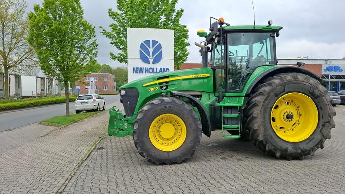 John Deere 7930 - Трактор: снимка 1 John Deere 7930 - Трактор: снимка 1