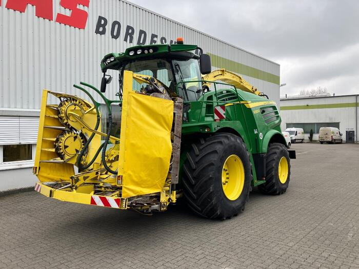 John Deere 8300 - Силажокомбайн: снимка 1 John Deere 8300 - Силажокомбайн: снимка 1