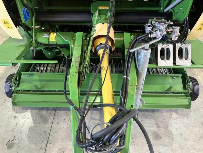 Krone Comprima F 125 XC - Рулонна сламопреса: снимка 2 Krone Comprima F 125 XC - Рулонна сламопреса: снимка 2