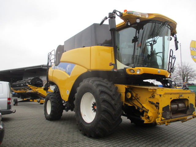 New Holland CR 9060 Elevation - Зърнокомбайн: снимка 2 New Holland CR 9060 Elevation - Зърнокомбайн: снимка 2