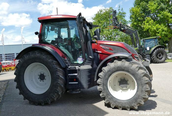 Valtra N155 - Трактор: снимка 2 Valtra N155 - Трактор: снимка 2