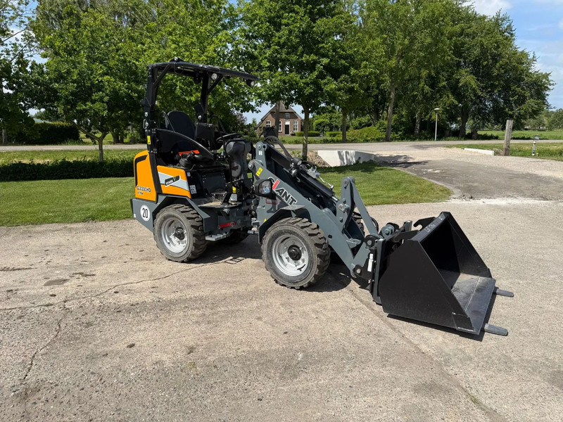 Giant Giant 2200 X-tra HD NIEUWE SHOVEL Mini shovel - Мини верижен товарач: снимка 2 Giant Giant 2200 X-tra HD NIEUWE SHOVEL Mini shovel - Мини верижен товарач: снимка 2