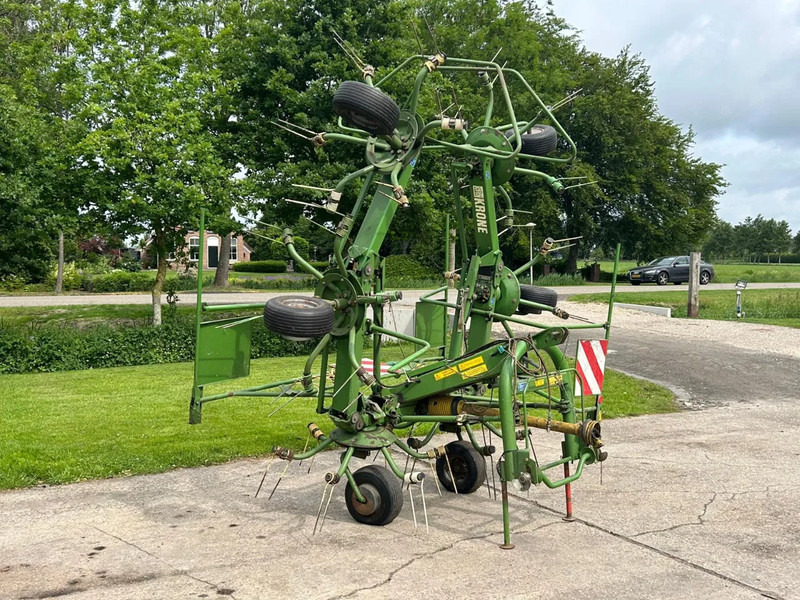 Krone KW 6.40 schudder schuilstelling hooibouw 6 elements - Гребло/ Сенообръщачка: снимка 1 Krone KW 6.40 schudder schuilstelling hooibouw 6 elements - Гребло/ Сенообръщачка: снимка 1