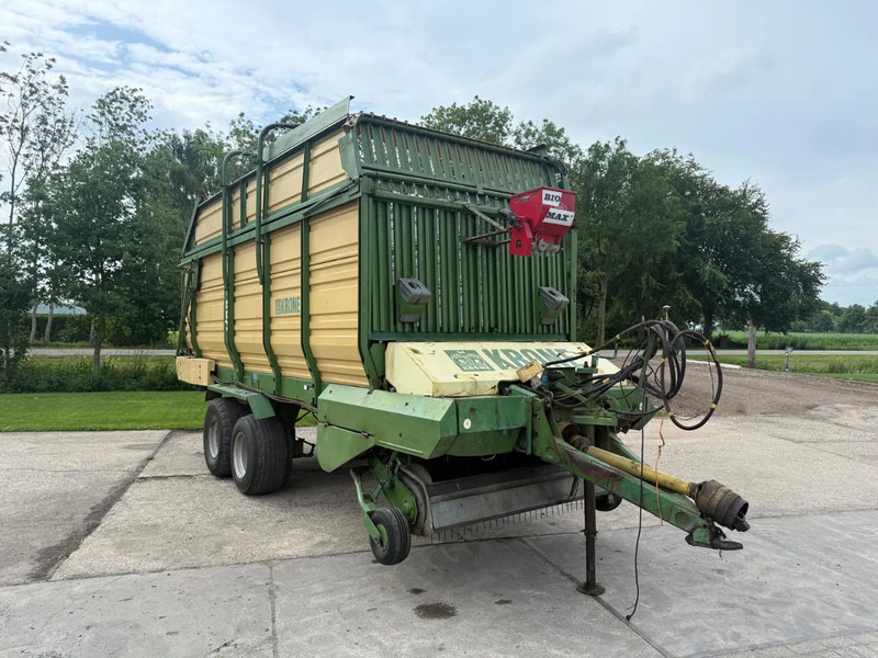 Krone Ladewagen Titan GL 6/40 balk invoer Snijwagen Stalvoeren - Селскостопанска техника: снимка 2 Krone Ladewagen Titan GL 6/40 balk invoer Snijwagen Stalvoeren - Селскостопанска техника: снимка 2
